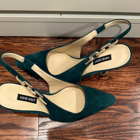 Nine West Teal Slingback Heels with Gold Accents - Picture 2 of 5